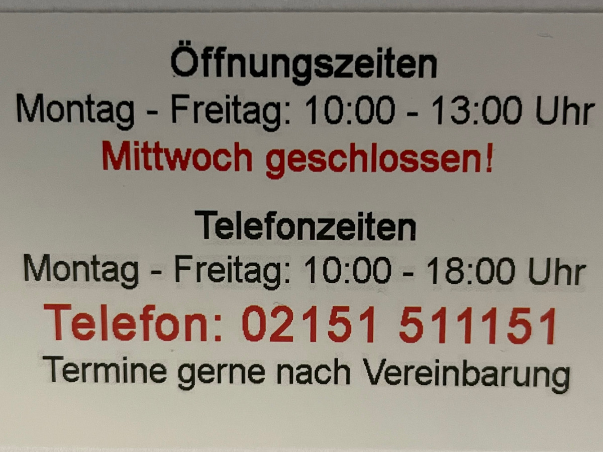 Öffnungszeiten und Telefonzeiten